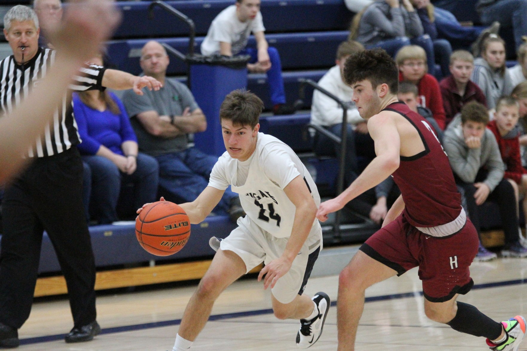 Heartland at Cross County boys basketball 19.jpeg